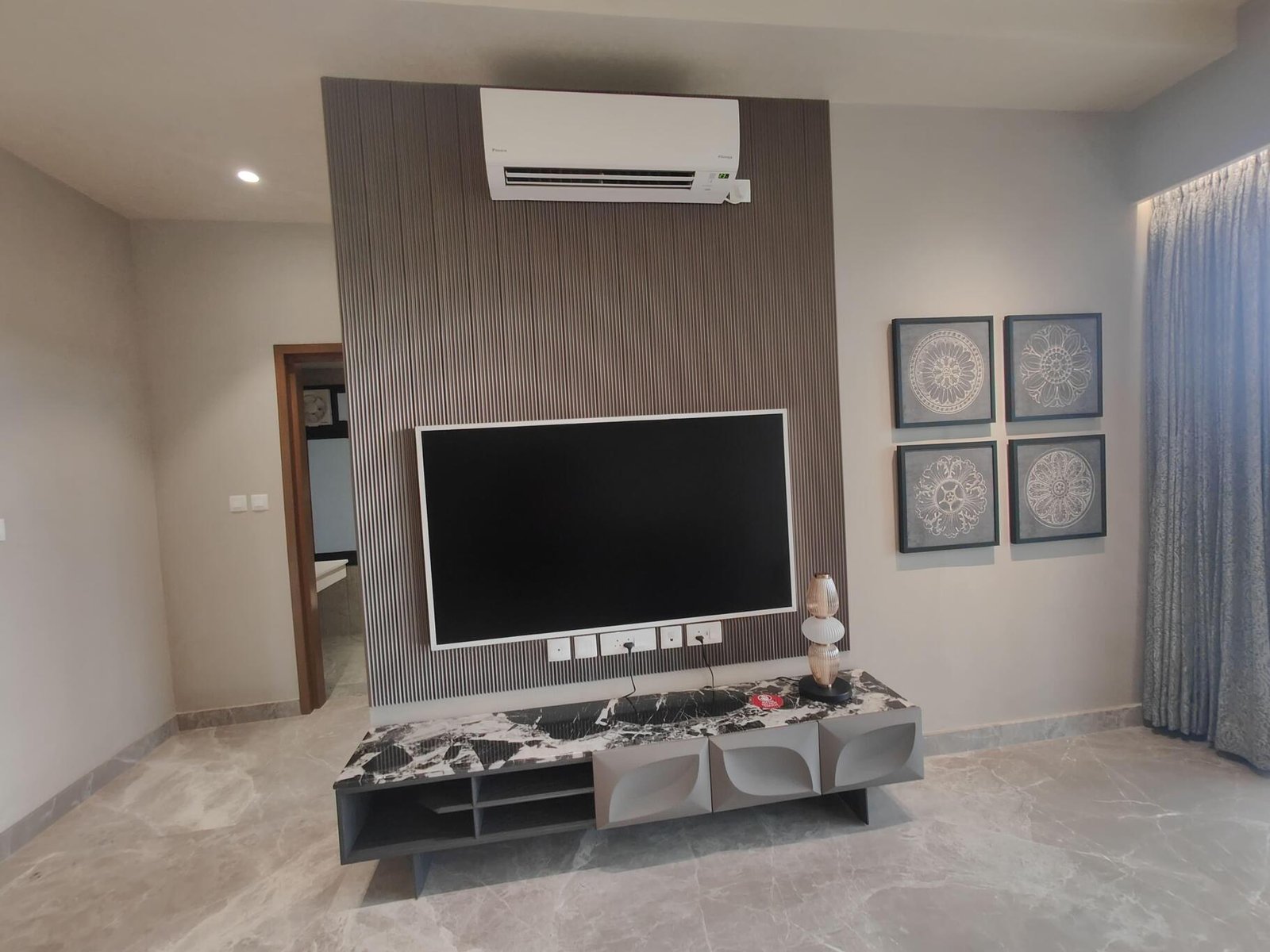 v5ycdbu_1754655633_630285131_optOrig